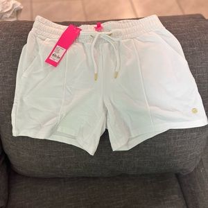 Lilly Pulitzer Elani Knit Short in Resort White!